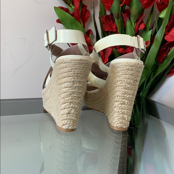 Vince CAMUTO wedges - Picture 4 of 8